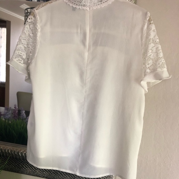 White lacy Gibson top 😇 - Picture 4 of 8